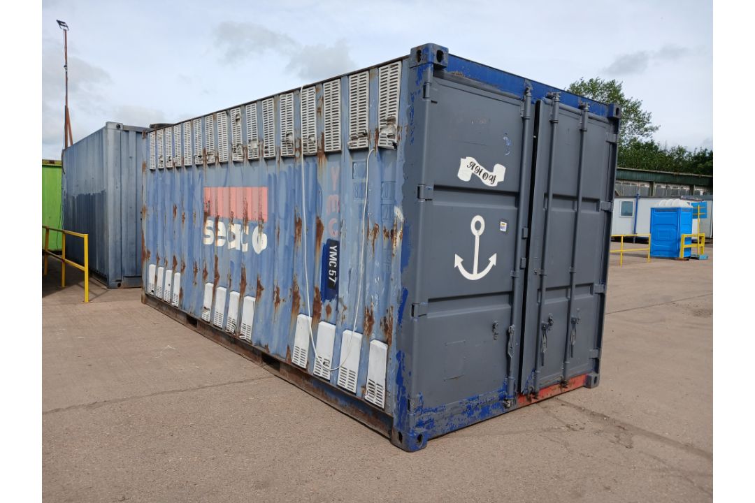 Shipping container boarded out 20 x 8ft x 8.4h - Image 6 of 6