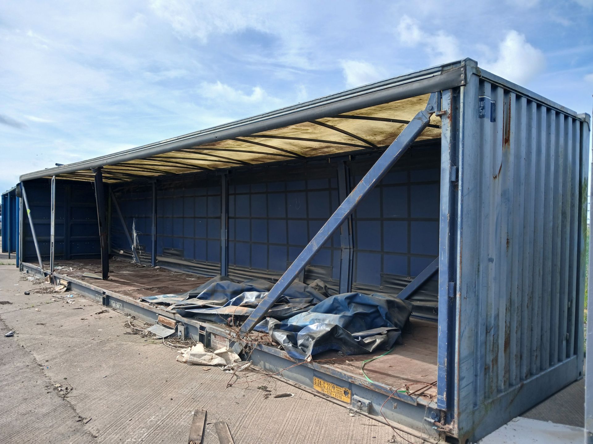 Curtain side container 44.6 x 8ft x 8.6h - Image 2 of 2