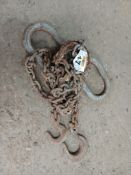 2 x Chains + hooks