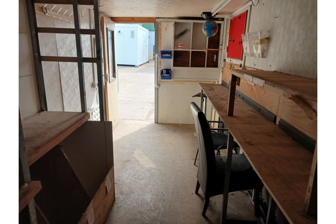 Shipping container boarded out 20 x 8ft x 8.4h - Image 3 of 6
