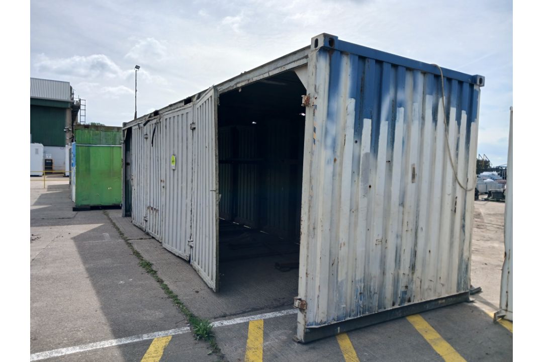 Storage container with racking 30 x 8ft x 8.8h - Image 2 of 5