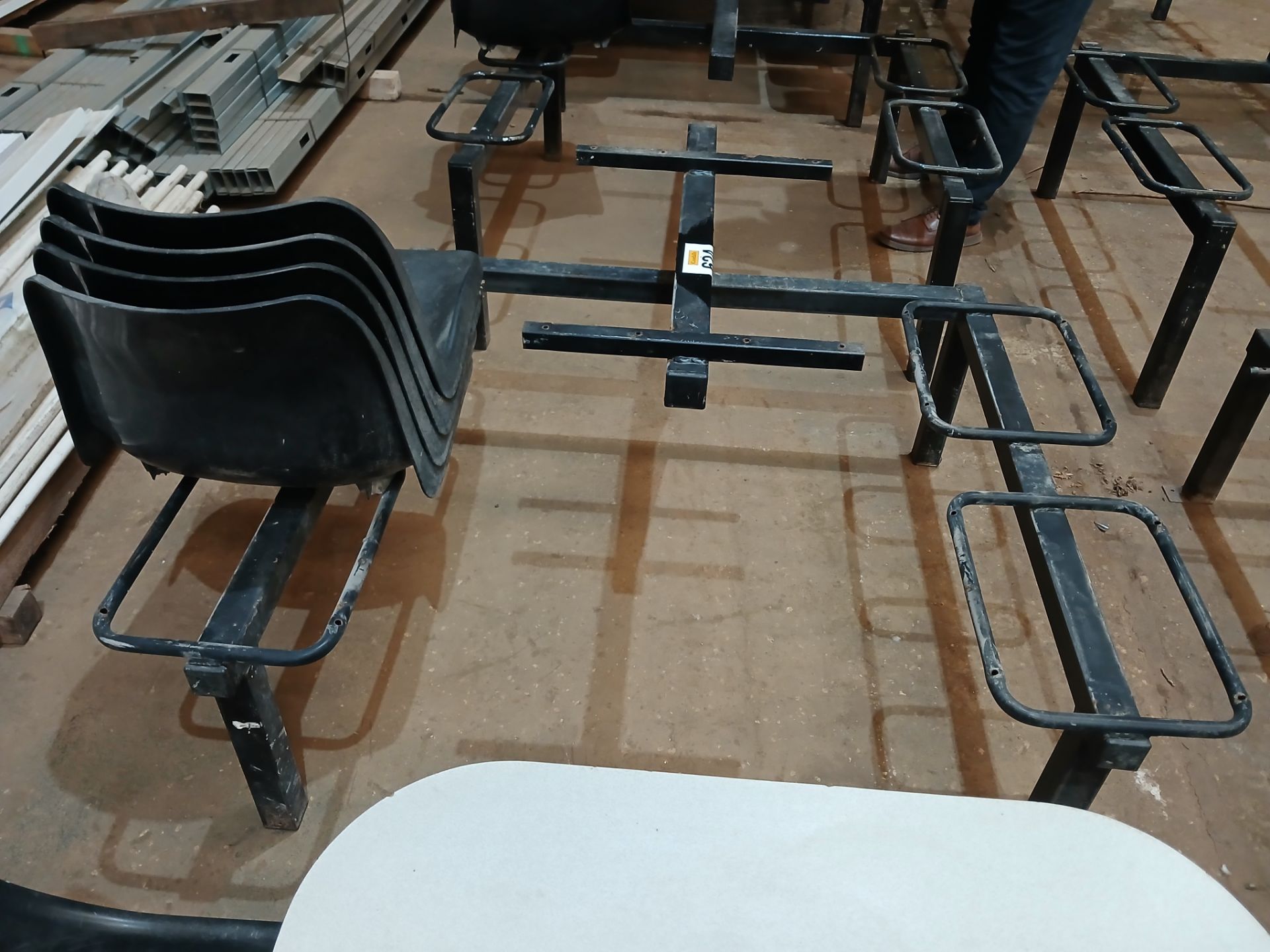 4 Seat canteen pod
