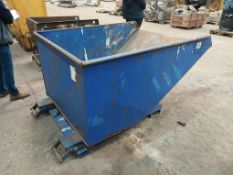 Telehandler tipping skip