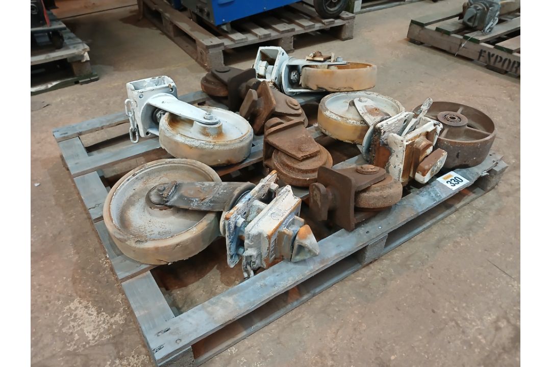 2 Sets of wheels