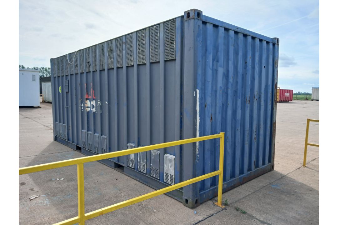 Shipping container boarded out 20 x 8ft x 8.4h - Image 5 of 6