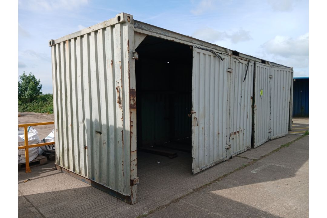 Storage container with racking 30 x 8ft x 8.8h - Image 1 of 5