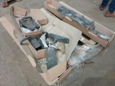 Fire door iron mongery