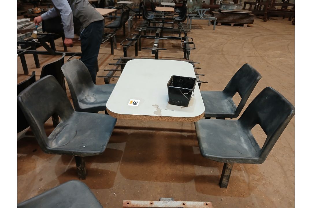 4 Seat canteen pod