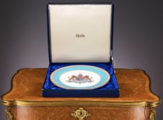 AN IMPERIAL PLATE OF PERSIA BY SPODE IN ORIGINAL BOX