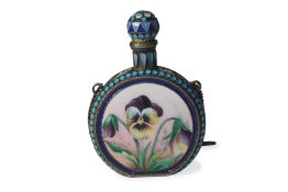 A FINE EARLY 20TH CENTURY RUSSIAN SILVER AND ENAMEL SCENT BOTTLE C. 1905