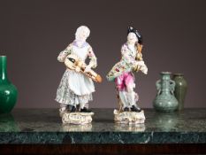 MEISSEN: A LARGE PAIR OF 19TH CENTURY PORCELAIN FIGURES OF MUSICIANS