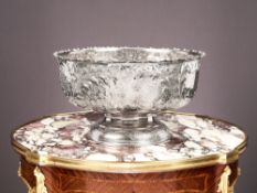 A MASSIVE VICTORIAN STERLING SILVER PUNCH BOWL BY ELKINGTON & CO. 1901