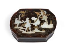 A FINE 18TH CENTURY NEAPOLITAN TORTOISESHELL AND GOLD PIQUE WORK SNUFF BOX