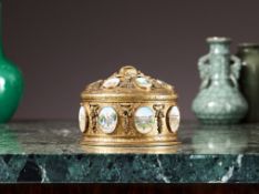 A LARGE 19TH CENTURY FRENCH GILT BRONZE GRAND TOUR CASKET