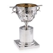 A 19TH CENTURY STERLING SILVER SKYPHOS CUP, EDWARD & JOHN BARNARD, C 1867