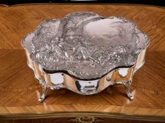 A FINE EARLY 20TH CENTURY STERLING SILVER JEWELLERY BOX, C.1901, WILLIAM COMYNS