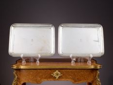 OVCHINNIKOV: A PAIR OF SILVER TRAYS WITH RUSSIAN IMPERIAL WARRANT, MOSCOW, 1895