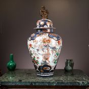 A MASSIVE LATE 19TH CENTURY IMARI PORCELAIN JAR AND COVER