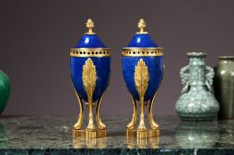 A PAIR OF LATE 18TH / EARLY 19TH CENTURY CENTURY FRENCH CASSOLETTES