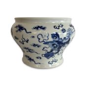 A CHINESE BLUE AND WHITE PORCELAIN JARDINIERE
