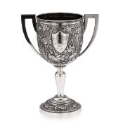 AN EARLY 20TH CENTURY CHINESE EXPORT SOLID SILVER TROPHY CUP, WOSHING, SHANGHAI, C. 1900