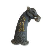 A JADE 17TH CENTURY STYLE HORSE HEAD DAGGER HILT