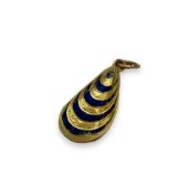 A FINE ANTIQUE FRENCH GOLD AND ENAMELLED MUSSEL SHELL VINAIGRETTE