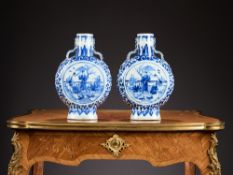 A PAIR OF CHINESE QING DYNASTY PORCELAIN MOON FLASK VASES