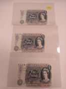 Three consecutive hollom 5 pound notes prefix A86, crisp unused condition (3)