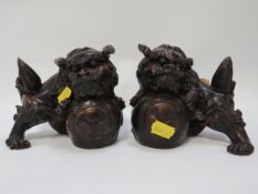 Two resin Oriental dragons