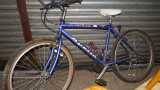 A plateau gents apollo bicycle