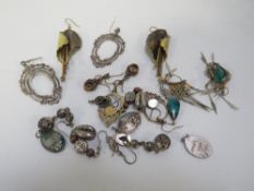 A bag of silver and white metal jewellery etc