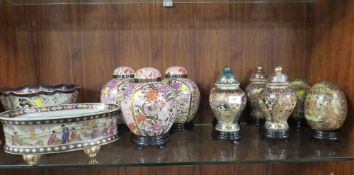 A quantity of Oriental style decorative pieces (11)