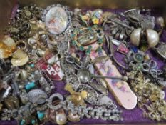 Queen Elizabeth commemorative box containing vintage jewellery