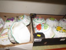 Two trays of Franklin Mint collectable jelly Moulds