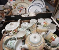 Two trays of assorted tea and dinner ware etc