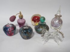 A small tray of assorted art glass