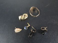A small collection of yellow metal jewellery, earrings etc