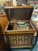 A vintage oak cased ‘Excelsior’ gramophone