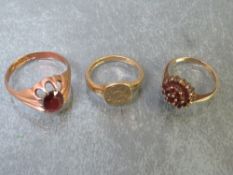 A 9CT GOLD SIGNET RING, initials engraved to cartouche, size M, together with a 9ct gold garnet
