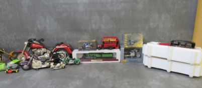 A MIXED TOY LOT, to include a boxed Franklin Mint Mercedes Benz, a selection of boxed and unboxed