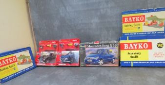A MIXED TOY LOT, to include a boxed Bayko set 14c, two Bayko set 12, Airfix 1:32 scale Aston
