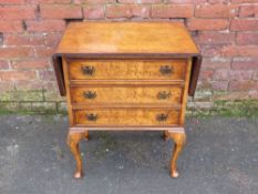 A 20TH CENTURY BEVAN FUNNEL WALNUT DROP-LEAF THREE DRAWER CHEST, raised on cabriole supports, H 73