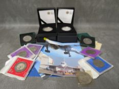 A COLLECTION OF ROYAL MINT COMMEMORATIVE CROWN COINS AND FIVE POUNDS, to include a 1935 Jubilee