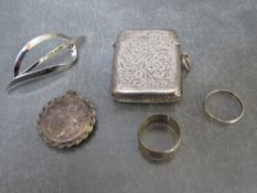 A hallmarked silver vesta, together with a small selection of silver / white metal jewellery