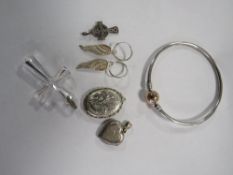 A Pandora bangle and a small quantity of silver and white metal jewellery