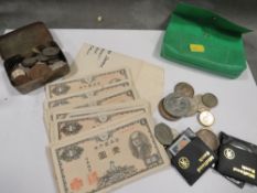 A small collection of coins, Japanese bank notes etc