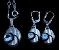 Silberhalskette mit Anhänger, Paar Ohrhänger, Silber-925-, klare Steine, ca. 14,5 gr