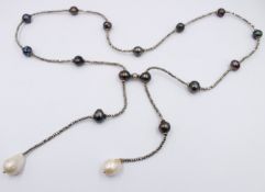 endlos gearbeitetes Perlencollier, 50/60er Jahre
