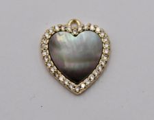 925er Herzanhänger, vergoldet, klare Steine und Perlmutt, 1,6gr., L-1,7cm